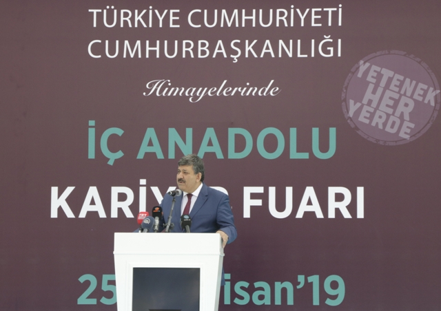 ic-anadolu-kariyer-fuari-basladi-(2).jpg
