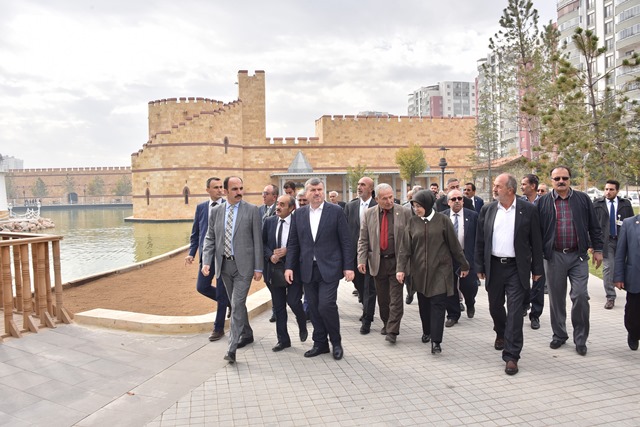 ihlasla,-samimiyetle-konya’nin-temiz-imajina-zarar-vermeden-calismaliyiz-(1).jpg