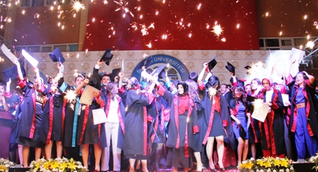 iibfde-mezuniyet-coskusu-5.jpg iibfde-mezuniyet-coskusu-5.jpg