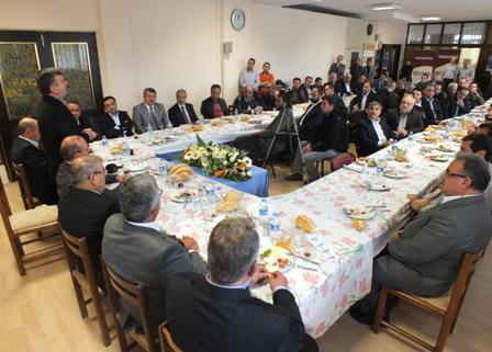 il-teskilati-mevlana-carsi-esnafi-ile-bir-araya-geld-(3).jpg