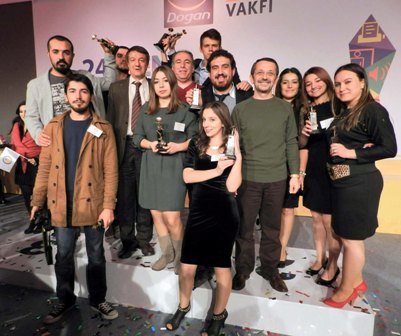 iletisim’in-oscarlarindan-selcuk’a-5-odul-1.jpg iletisim’in-oscarlarindan-selcuk’a-5-odul-1.jpg