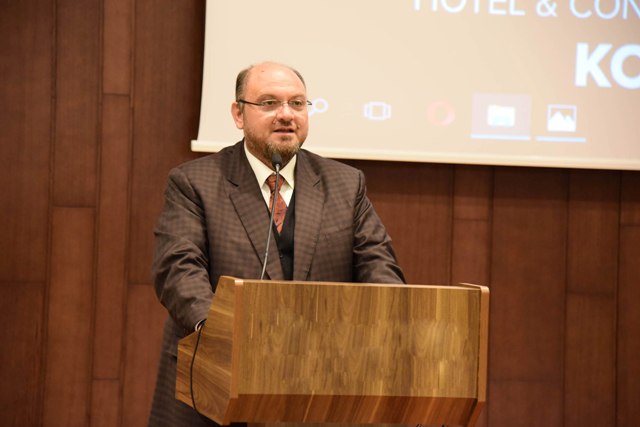 ilham-yurt-disina-aciliyor-(2).jpg