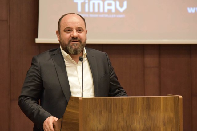 ilham-yurt-disina-aciliyor-(5).jpg