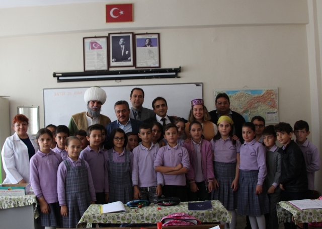 ilkokullarda-hilm-konulu-sinif-tiyatrosu-sergilendi-(3).jpg