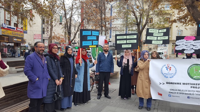 imam-hatip-ogrencilerden-ornek--(1).jpg
