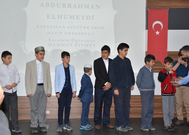 imam-hatiplerde-hafizlik,-kur’an-i-kerim-ve-ezan-yarismalari--(3).jpg