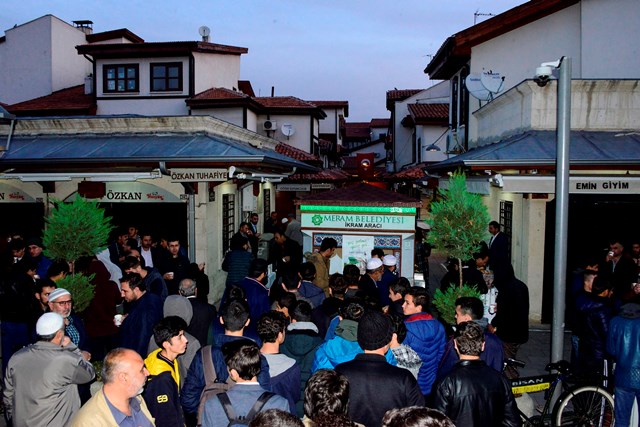 imam-hatipli-ogrenciler-kapi-camiinde-bulustu-(4).jpg