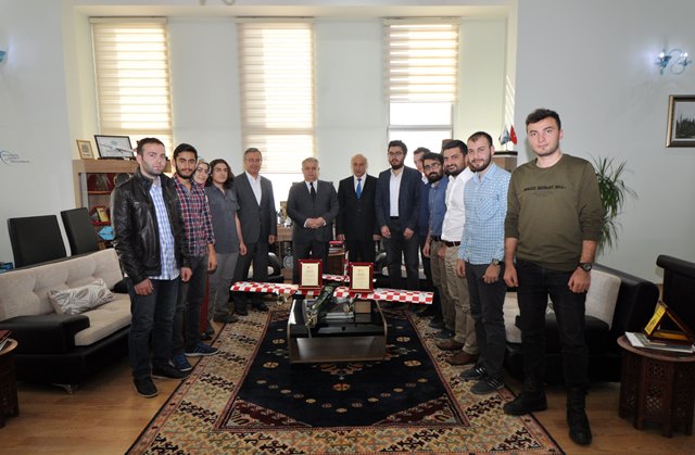 insansiz-hava-araci-yarismasindan-neu’lu-muhendis-adaylarina-odul-(1).jpg