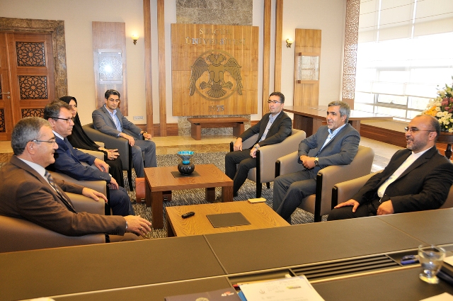 iran-kultur-mustesari’ndan-rektor-sahin’e-ziyaret-(1).jpg