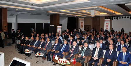 is-dunyasi-ve-egitim-camiasi-3.-mesleki-teknik-egitim-zirvesi’nde-bulustu-(1).jpg