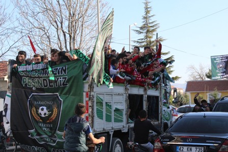 kamyon-kasasinda-kutlama.jpg kamyon-kasasinda-kutlama.jpg