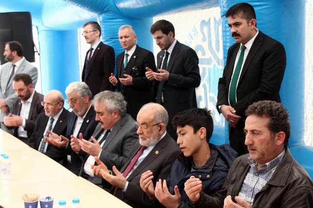 karamollaoglundan-konyali-sehidin-baba-evine-ziyaret--(2).jpg