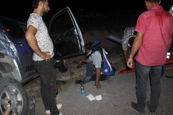 karapinarda-trafik-kazasi-2-yaral-(3).jpg