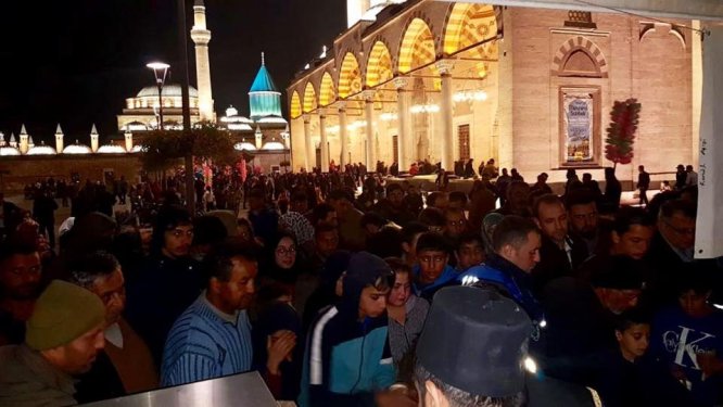 karatay’da-mevlid-kandilinde-salep--(3).jpg