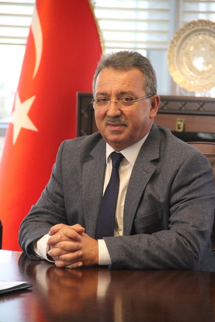 karatay’da-yesil-alanlar-yaza-hazirlaniyor-(3).jpg
