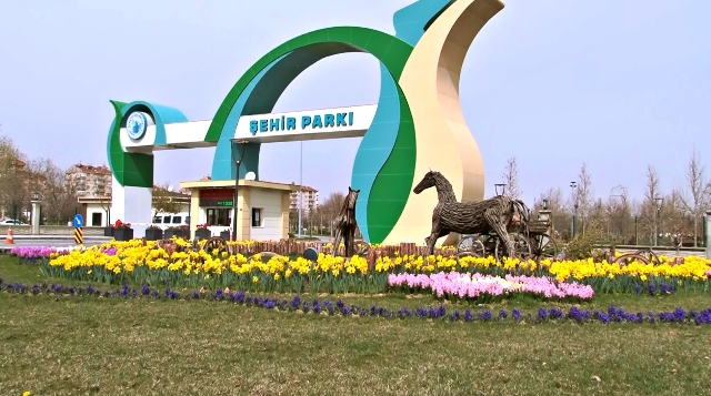 karatay’in-parklari-ilk-bahari-lalelerle-karsiladi-(1).jpg