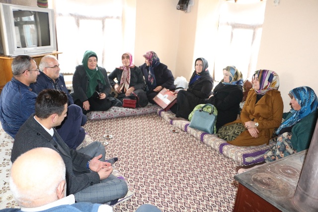 karatay-belediyesi,-evi-yanan-koclar-ailesine-sahip-cikiyor-(1)-001.jpg