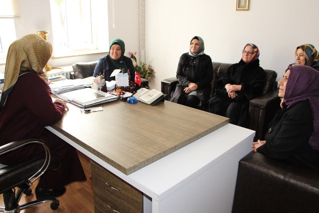 karatay-kent-konseyi-kadin-meclisinden-saliha-bilgice-ziyaret-(6).jpg
