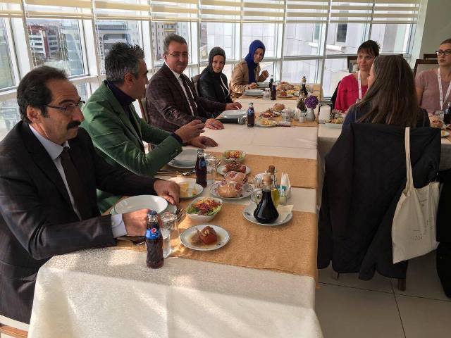 karatay-turk-masallarini-dunyaya-duyuracak-(6).jpg