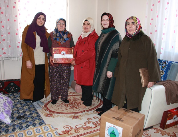 karatayli-kadinlar-ihtiyac-sahipleri--(1).jpg
