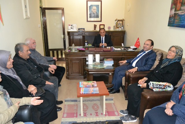 kaymakam-arslan-yardim-dernegini-ziyaret-etti--(3).jpg