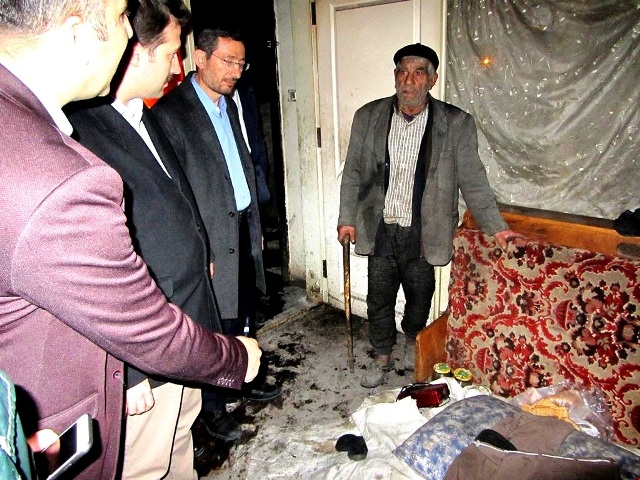 kaymakam-cidiroglu-,-yoksul-aileleri-ziyaret-etti-(2).jpg
