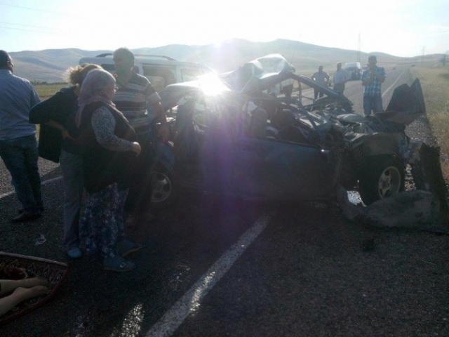 kayseri-de-korkunc-kaza-5-kisi-hayatini-kaybetti-7584141_8290_m.jpg kayseri-de-korkunc-kaza-5-kisi-hayatini-kaybetti-7584141_8290_m.jpg