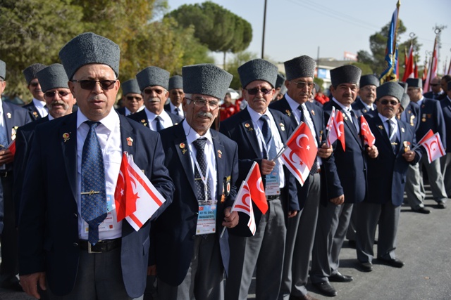 kibris-43-yil-sonra-konyali-gazileri-ile-bulustu-(11).jpg