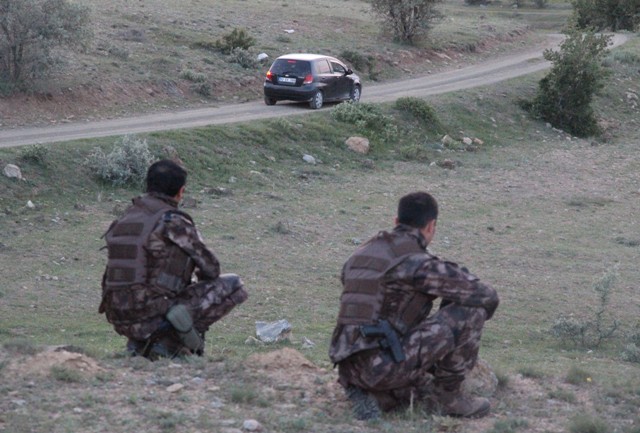 kizini-rehin-aldi,-polise-ates-edip-kacti-(2).jpg