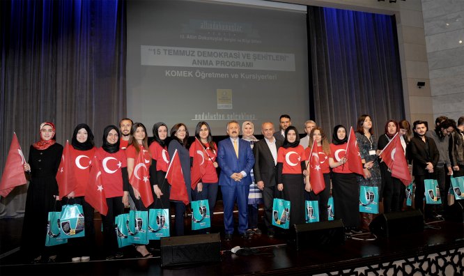 komek-kursiyerleri-15-temmuz-sehitlerini-andi-(1).jpg