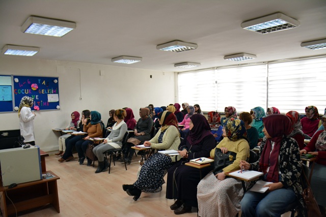 komek-ve-asem’den-rekor,-bir-yilda-100-bin-611-kursiyere-egitim-verildi-(4).jpg