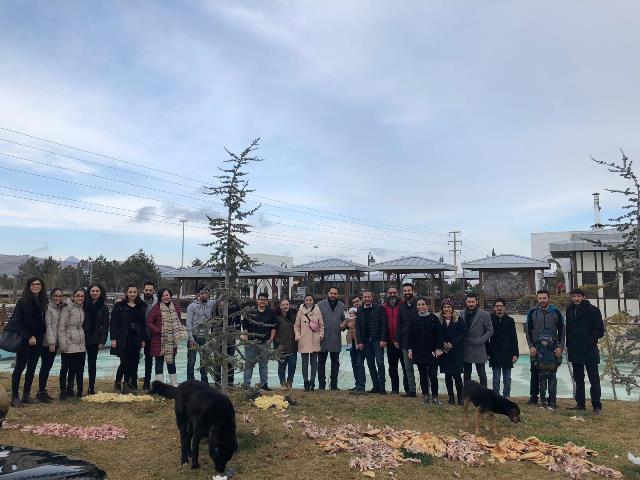 kontimder’den-sokak-hayvanlarini-besledi-(2).jpeg