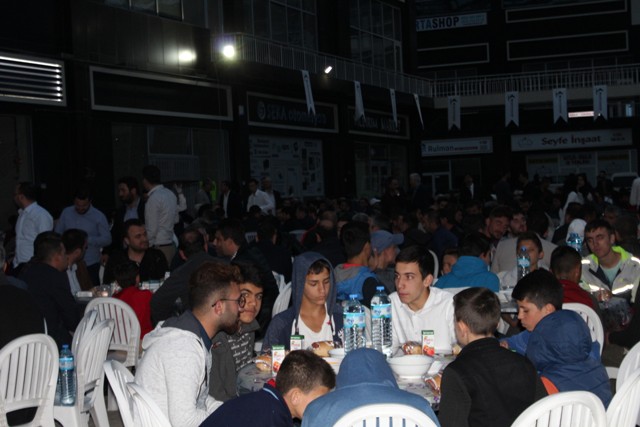 kontimder-uyeleri-iftar-yemeginde-bir-araya-geldi-(2).jpg