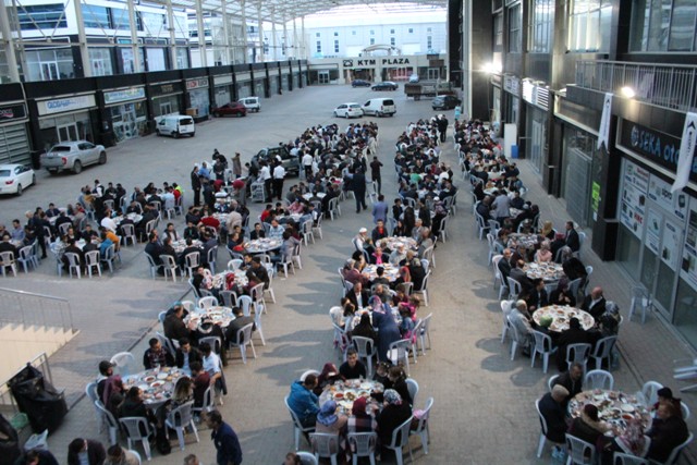 kontimder-uyeleri-iftar-yemeginde-bir-araya-geldi-(5).jpg