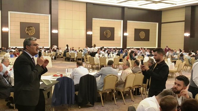 konuk-istikrar-sursun,-siyasetin-ustasinin--(3).jpeg
