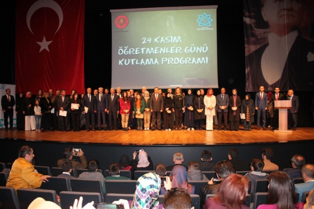 konya’da-24-kasim-ogretmenler-gunu-kutlamalari--(1).jpg