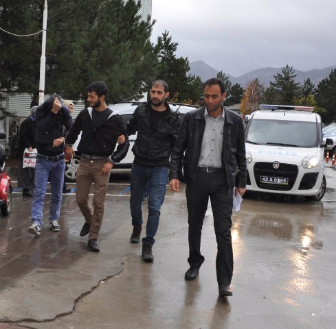 konya’da-aku-caldigi-iddia-edilen-2-kisi-tutuklandi--(3)-001.jpg