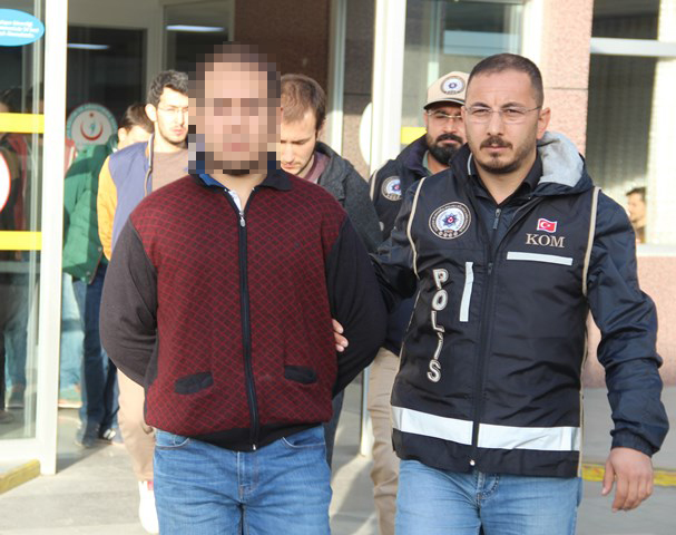 konya’da-ogrencilere-feto-operasyonu-50-gozalti--(1).jpg