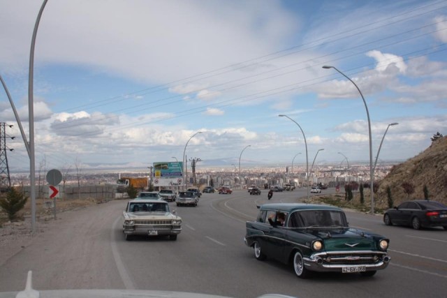 konya’da-ozel-genclere-klasik-otomobillerle--(4).jpg
