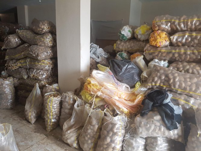 konya’dan-aldigi-patatesi--(1).jpg