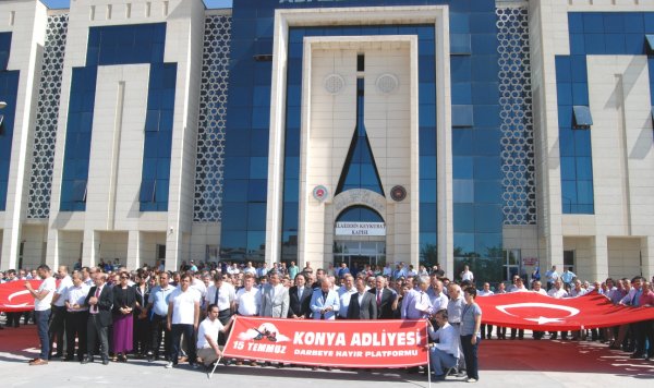 konya-adliye-sarayi-darbeye-hayir-platformu-(5).jpg