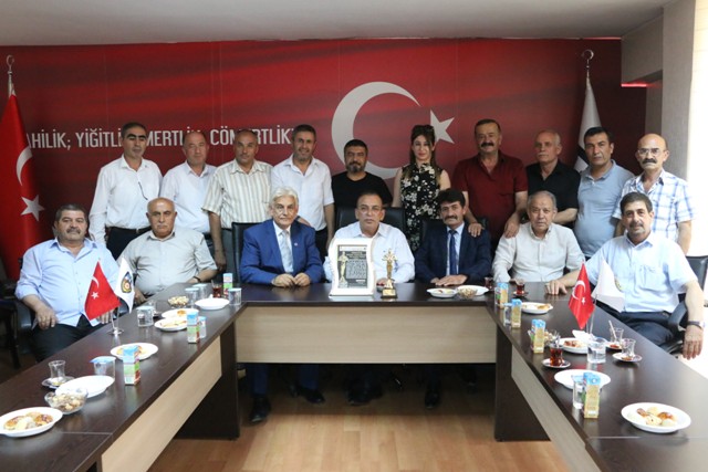 konya-bakir-ve-kalaycilar-odasi-baskani-torus-esnaf-oscarinin-sahibi-oldu-(2).jpg