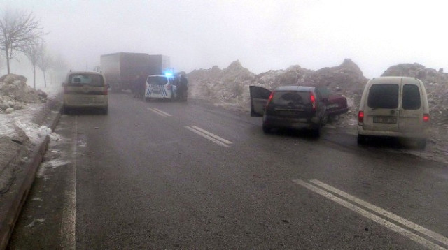 konya-da-32-arac-birbirine-girdi-2-9173248_o.jpg konya-da-32-arac-birbirine-girdi-2-9173248_o.jpg