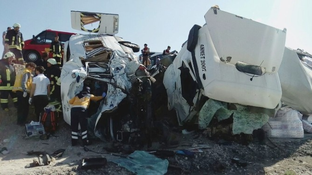 konya-da-feci-kaza-7-olu-3-8515618_o.png konya-da-feci-kaza-7-olu-3-8515618_o.png