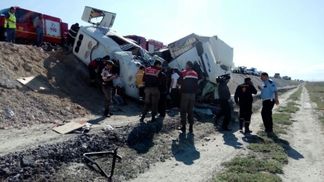 konya-da-feci-kaza-7-olu-5-8515618_o.png konya-da-feci-kaza-7-olu-5-8515618_o.png