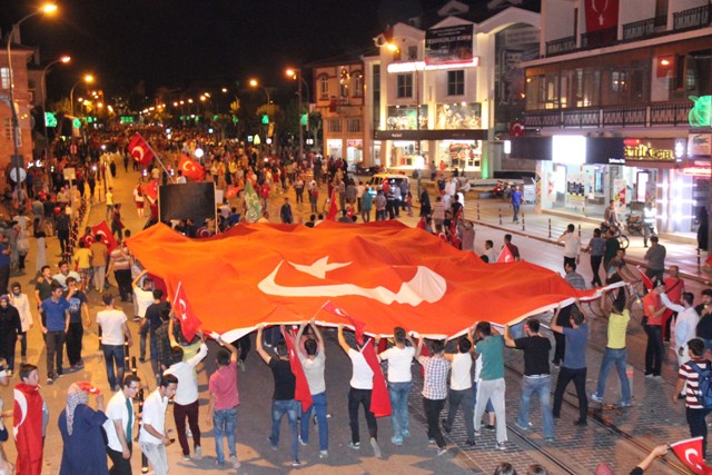 konya-demokrasi-nobeti.jpg