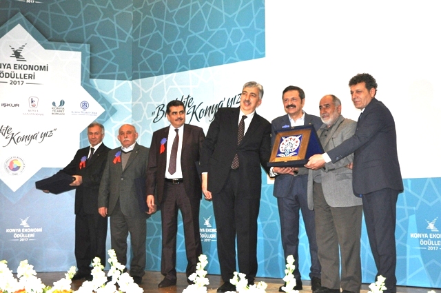 konya-ekonomi-odulleri-(2)-002.jpg