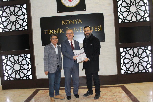 konya-teknik-universitesi-rektoru-babur-ozcelik-(4).jpg