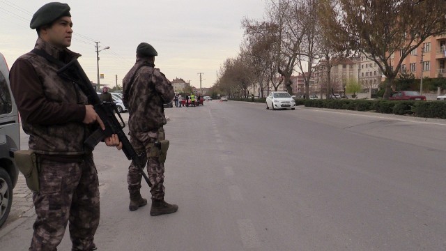 konyada-ozel-harekat-destekli-trafik-uygulamasi-(2).jpg