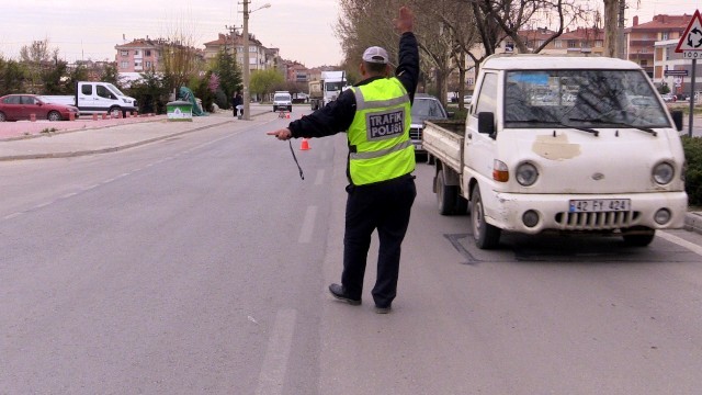 konyada-ozel-harekat-destekli-trafik-uygulamasi-(4).jpg